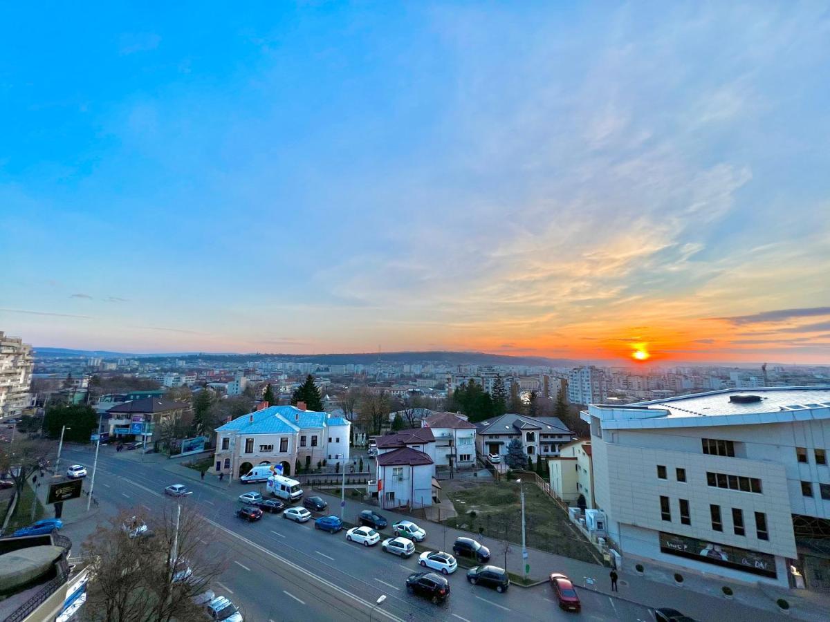 Mnm Lapusneanu Appartement Iasi Buitenkant foto